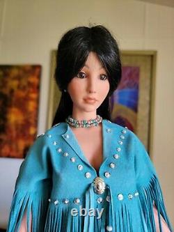 Rare Signed Native American Porcelaine Doll Par Mary Pearson Très Rare 23 Pouces
