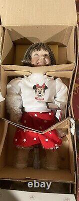 Rare The Ashton Drake Galleries Walt Disney Girl Doll (boîte)