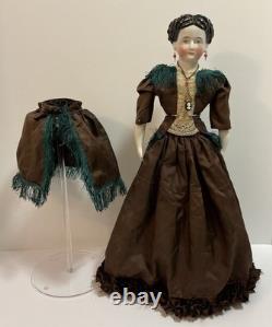 Rare poupée Comtesse Dagmar à tête en porcelaine Conta Boehme, chignon tressé en spirale et oreilles percées