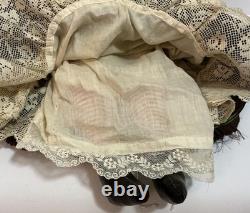 Rare poupée Comtesse Dagmar à tête en porcelaine Conta Boehme, chignon tressé en spirale et oreilles percées