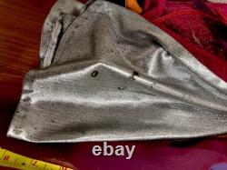 Rare poupée en porcelaine Morgan Le Fay de 17 pouces des années 90 avec chalice et vêtements médiévaux