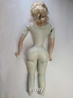 Reproduction F. G. Poupée en porcelaine vintage de mode française