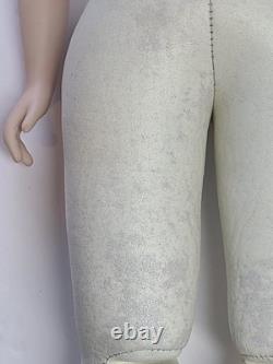 Reproduction F. G. Poupée en porcelaine vintage de mode française