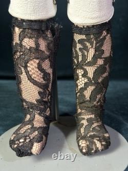 Reproduction Vintage de la Poupée Antique Française André Thuillier A. T. 18