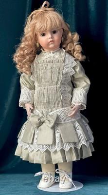 Reproduction d'artiste vintage d'une poupée antique française Bru Jne 20 tête en porcelaine