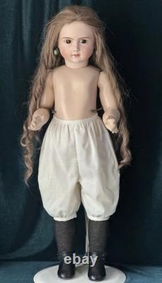 Reproduction vintage de la poupée antique française Andre Thuillier A. 14. T. 26