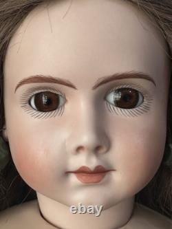 Reproduction vintage de la poupée antique française Andre Thuillier A. 14. T. 26