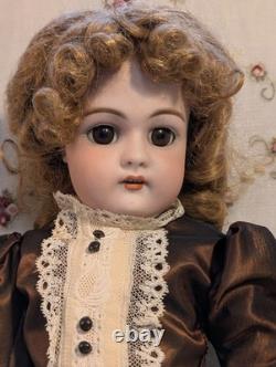 SUPERBE 17,5 HANDWERCK 79 Poupée allemande antique fabuleuse en biscuit, corps BJ et vêtements