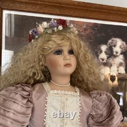 Seymour Mann Guinevere de Camelot Poupée en Porcelaine Édition Limitée de 28