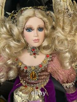 Seymour Mann Porcelaine Majesta Angel Ailes Renaissance Style Perlad Cape Doll