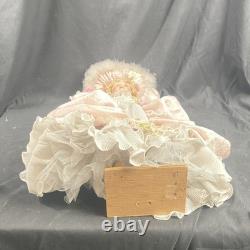 Show-Stoppers Cherilyn 28 poupée de collection en porcelaine robe rose chapeau vintage A1