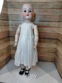 Tête en biscuit 403 HTF R rare 24 K Star, robe blanche brodée