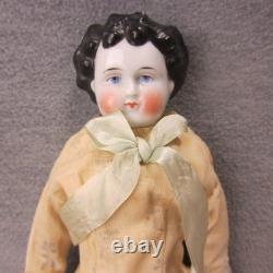 Tête en porcelaine chinoise Dolly Madison, cheveux noirs, corps et pieds d’origine, un pied réparé