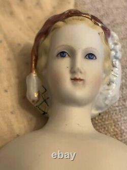 Très joli ancien chignon de l'Impératrice Eugénie en porcelaine Parian de 13 pouces avec robe ancienne