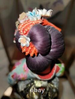 Vieille Poupée Japonaise De Porcelaine Geisha 11,5 Tall En Verre En Bois Cas
