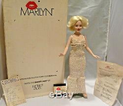 Vintage 1983 Poupée Du Monde En Porcelaine Marilyn Monroe En Robe Blanche Sequin