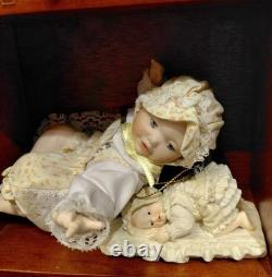 Vintage Ashton Drake Picture Perfect Miniature (11) poupées + ornements dans support en bois