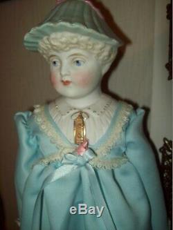 Vintage Blonde Haired Bonnet Parian Tête En Porcelaine Poupée Bleuet Bleu Avec Des Puces