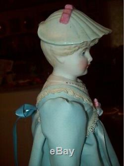 Vintage Blonde Haired Bonnet Parian Tête En Porcelaine Poupée Bleuet Bleu Avec Des Puces