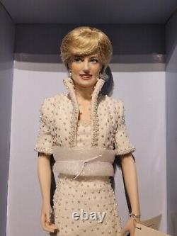 Vintage Franklin Monnaie Diana Princesse De Galles 17 Élégance Porcelaine Doll Nib 1