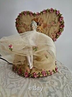 Vintage Jolie Veilleuse Avec La Moitié Porcelain Doll Avec Les Jambes Rose Imprimer Tissu