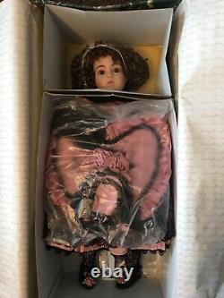 Vintage Porcelain Doll Desiree Par Patrica Stevens Loveless, Golden Age Collec