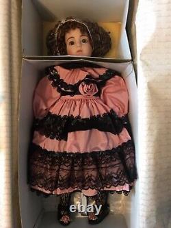 Vintage Porcelain Doll Desiree Par Patrica Stevens Loveless, Golden Age Collec