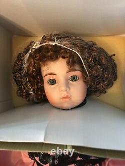 Vintage Porcelain Doll Desiree Par Patrica Stevens Loveless, Golden Age Collec