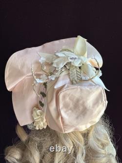 Vintage toute en porcelaine, reproduction n°19 d’une poupée française ancienne Bru à cercle pointillé
