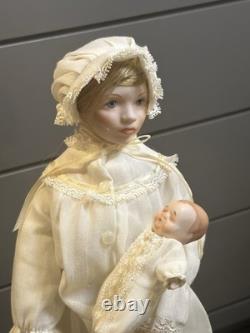 Vtg poupée en porcelaine Faith Wick Balos pour la fête des mères de 15 pouces avec bébé, 1984